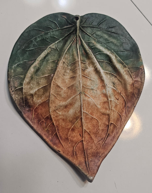 Teracotta Leaf Tray