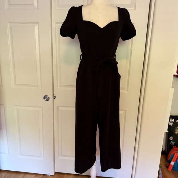 Honey and Rosie Black Shortsleeve Sweetheart Neck Cropped Jumpsuit