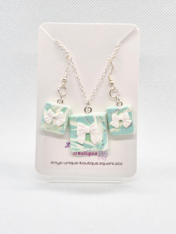 Book Lovers Earrings & Necklace Set