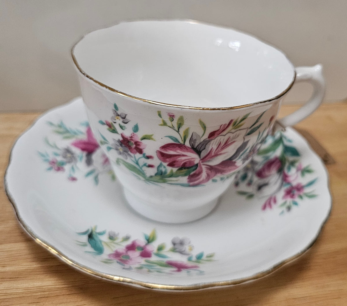 Colclough Teacup/saucer "Pink Iris"