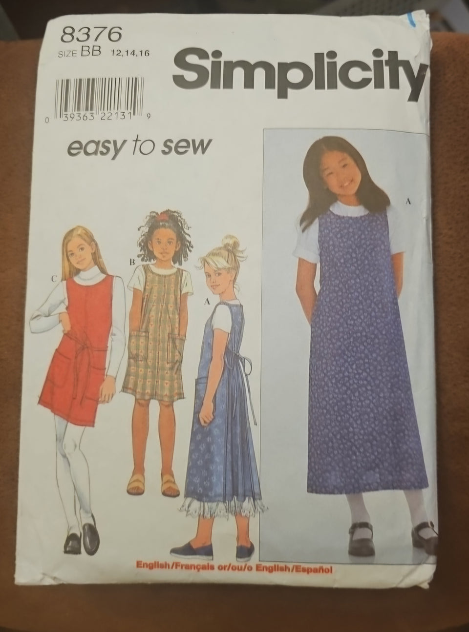 Simplicity VTG Pattern 8376