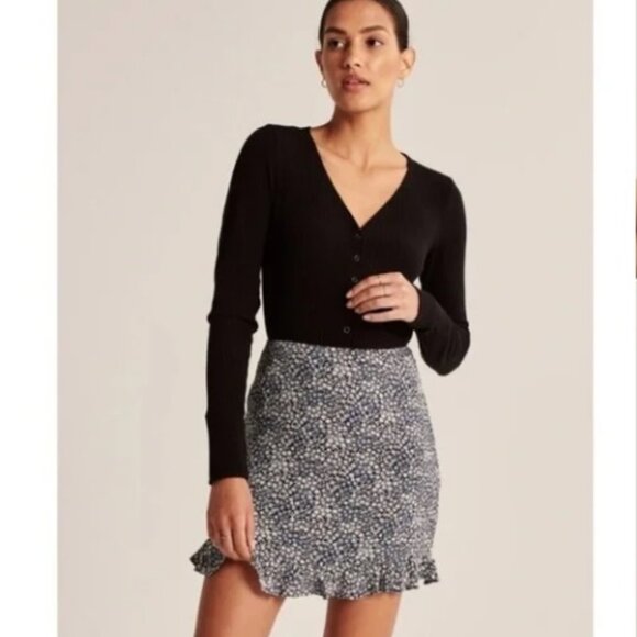 NWT - Abercrombie & Fitch Ruffle Hem Miniskirt - Navy/White Floral