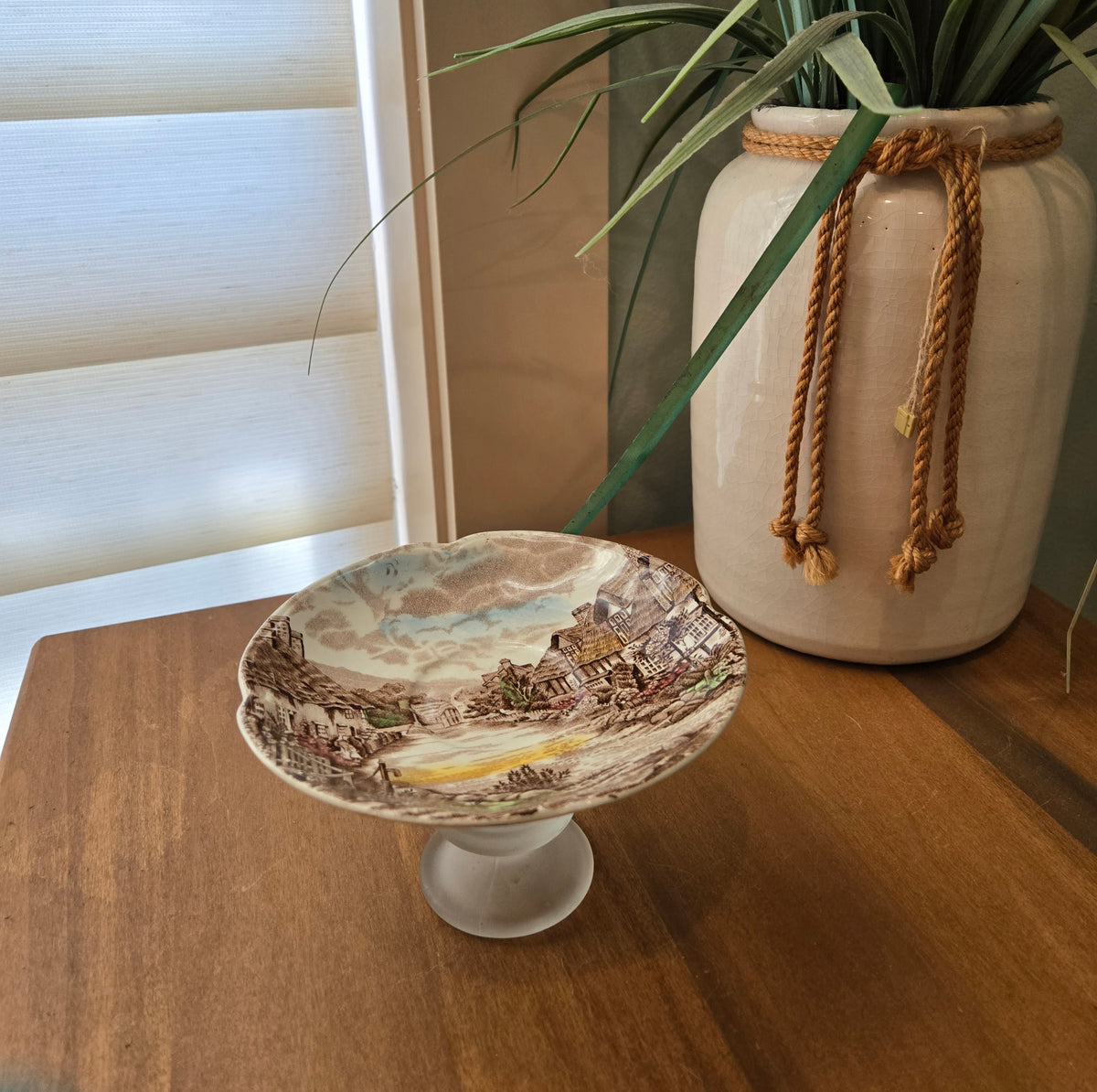 brown soap dish