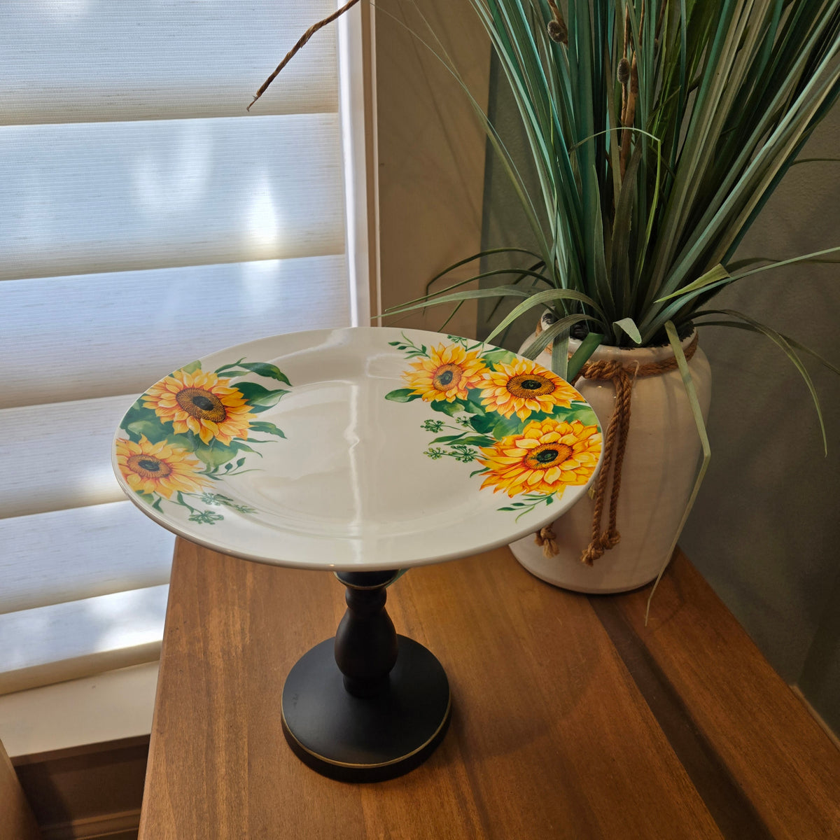 large sunflower cake plate