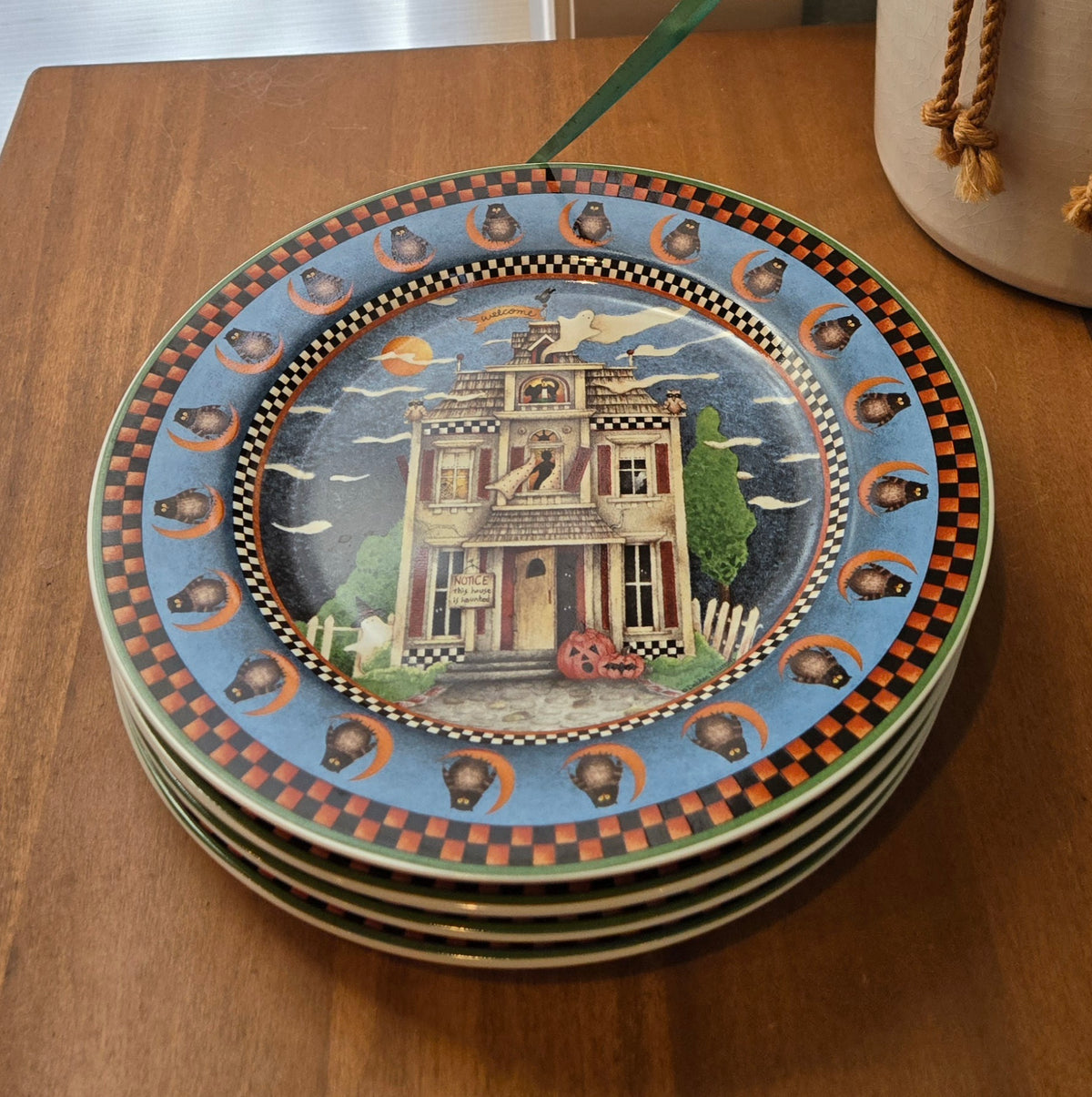 halloween house plates