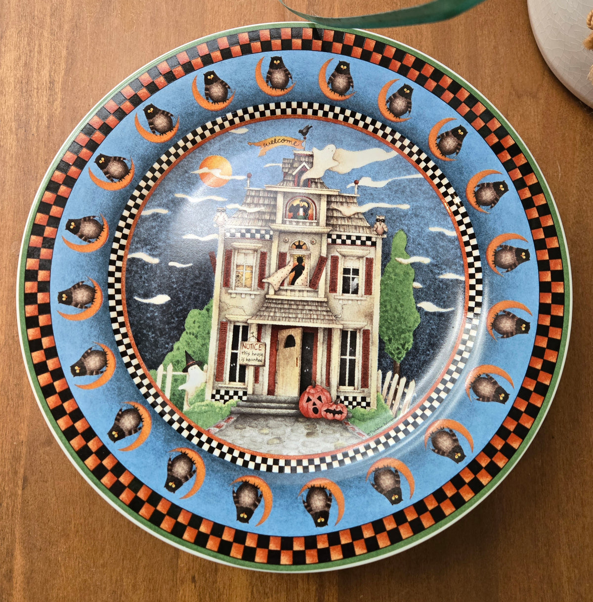 halloween house plates