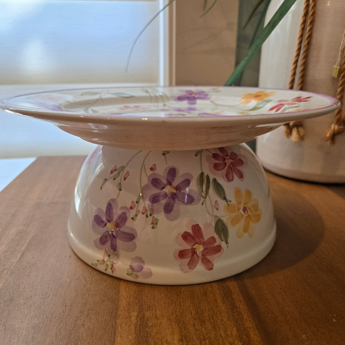 purple flower plant stand
