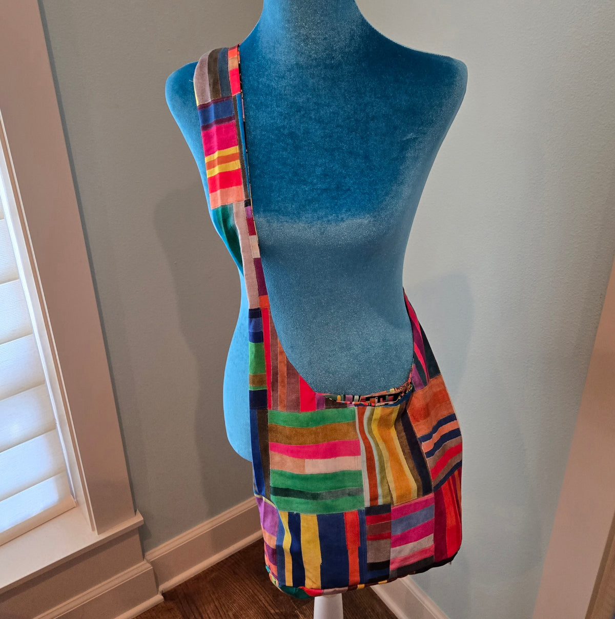 library print sling purse