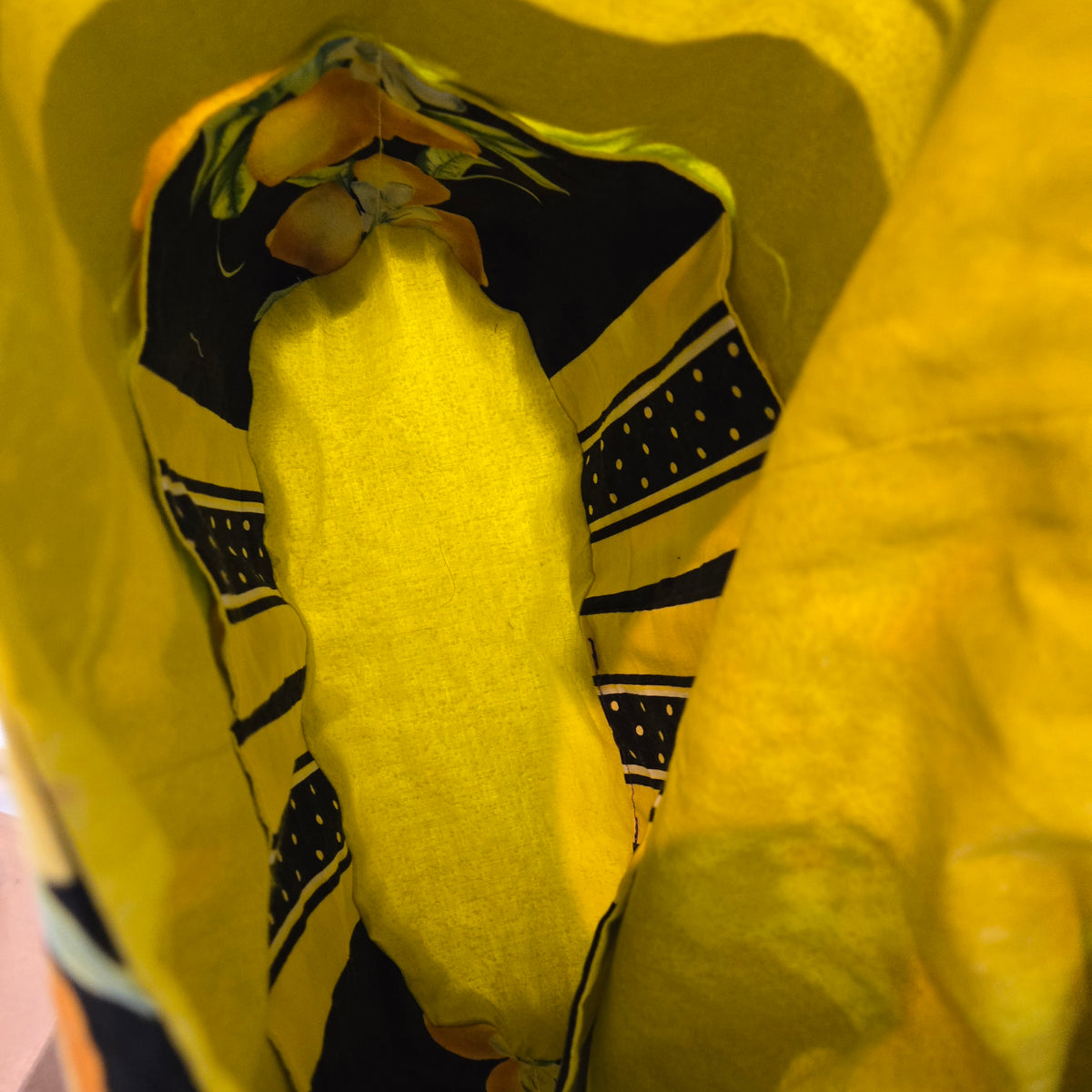 lemons sling purse
