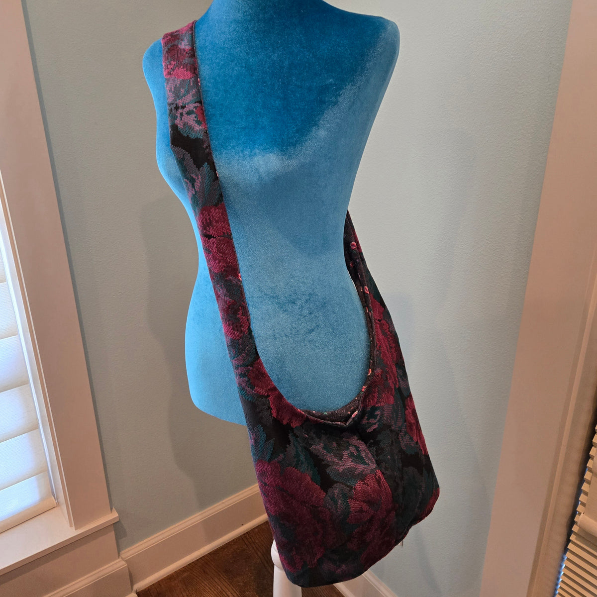 80's fabric sling purse