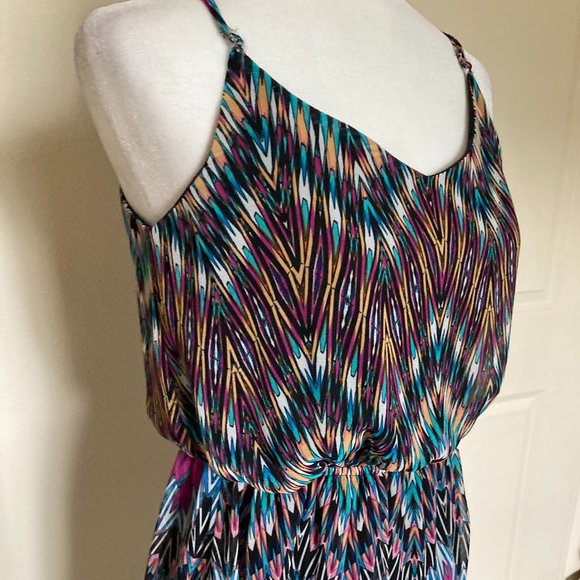 Everly Chevron-esque print V-neck sun dress sz M