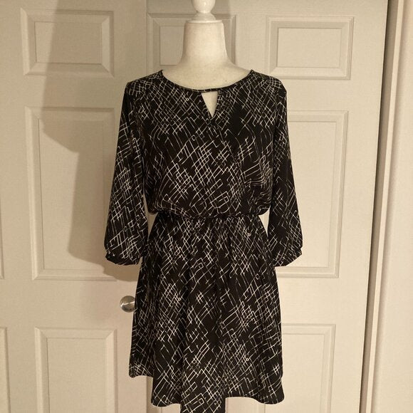 Lush Black and White Abstract Graphic Print 3/4 sleeve mini dress