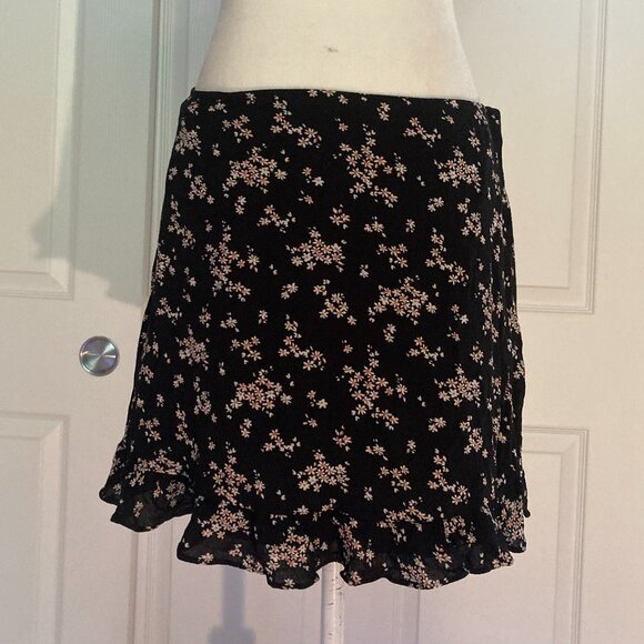 Abercrombie & Fitch Ruffle Hem Miniskirt - Black Floral