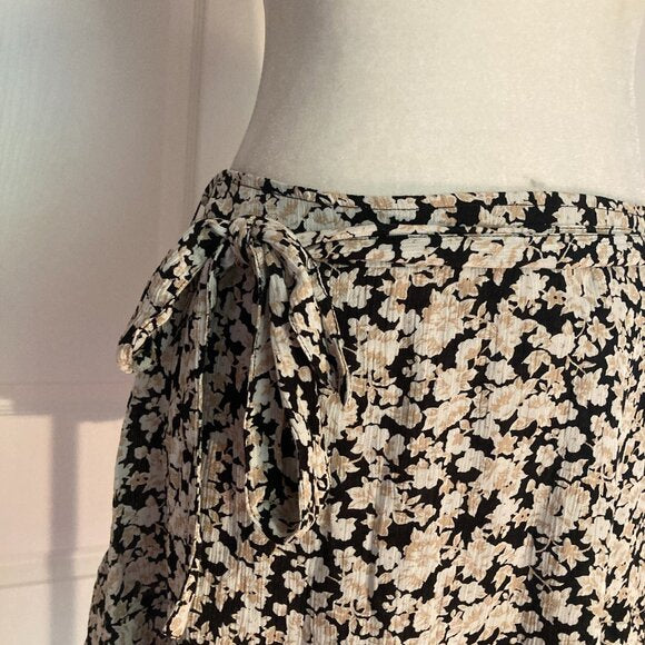 NWT Abercrombie & Fitch Ruffle Hem Mini Skort - Black Floral