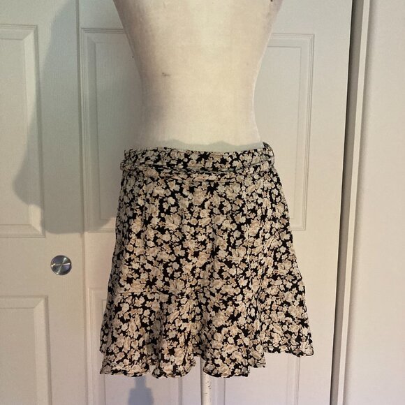 NWT Abercrombie & Fitch Ruffle Hem Mini Skort - Black Floral