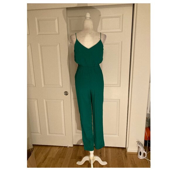 Topshop Tapered Leg Spaghetti Strap V-Neck Jumpsuit in Emerald Green