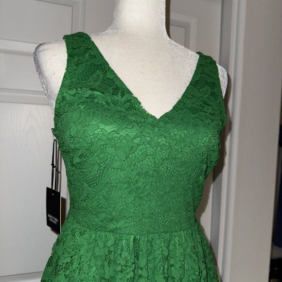 NWT Simply Vera Vera Wang V-neck Lace Midi dress in Emerald Green