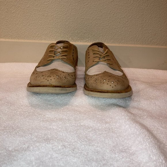 Halogen Lindy Suede Wingtip Oxford Saddle Shoe in Tan