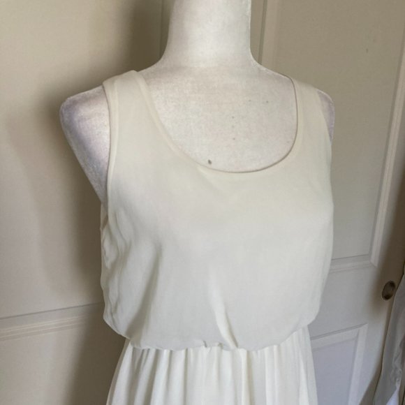 LUSH Flowy mini-dress in White Cream Ivory