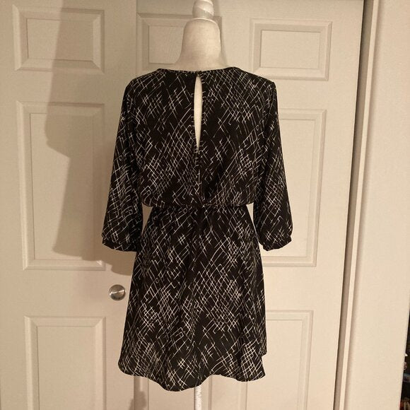 Lush Black and White Abstract Graphic Print 3/4 sleeve mini dress