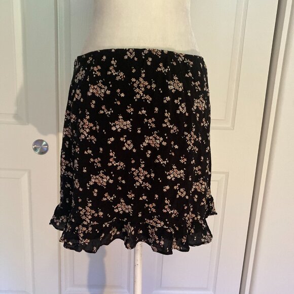 Abercrombie & Fitch Ruffle Hem Miniskirt - Black Floral