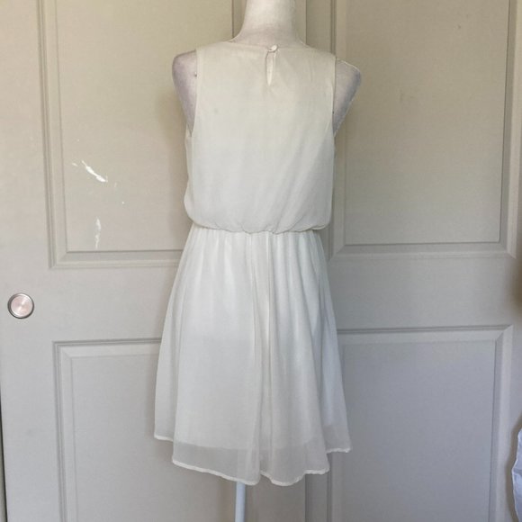 LUSH Flowy mini-dress in White Cream Ivory
