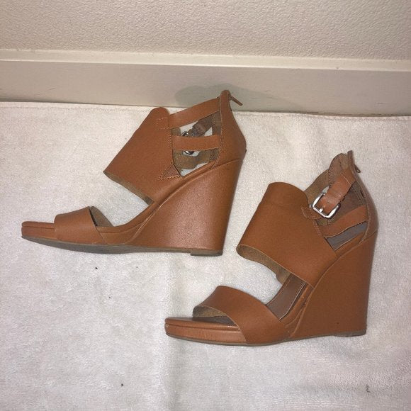 EXPRESS Tan Wedge Sandals