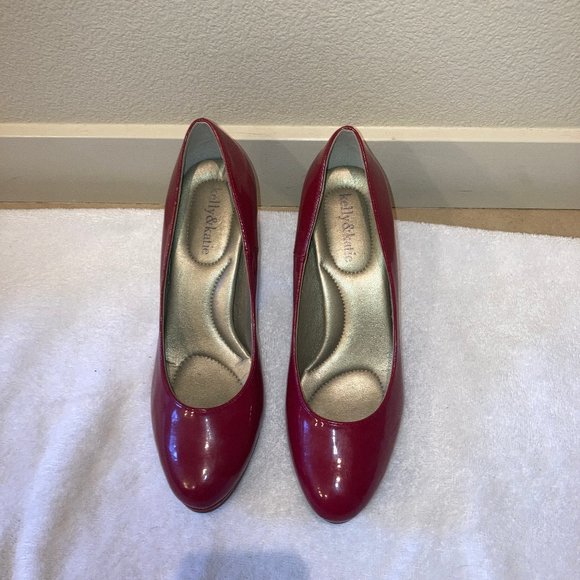 KELLY & KATIE Red Patent Round Toe Heels