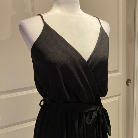 Black wide-leg spaghetti strap v-neck Jumpsuit with belt