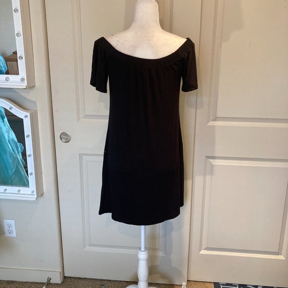 Abound Black Off-The-Shoulder Shift Dress