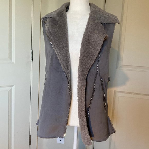 NWT Love Token Long Gray Zipper Fleece-lined Vest
