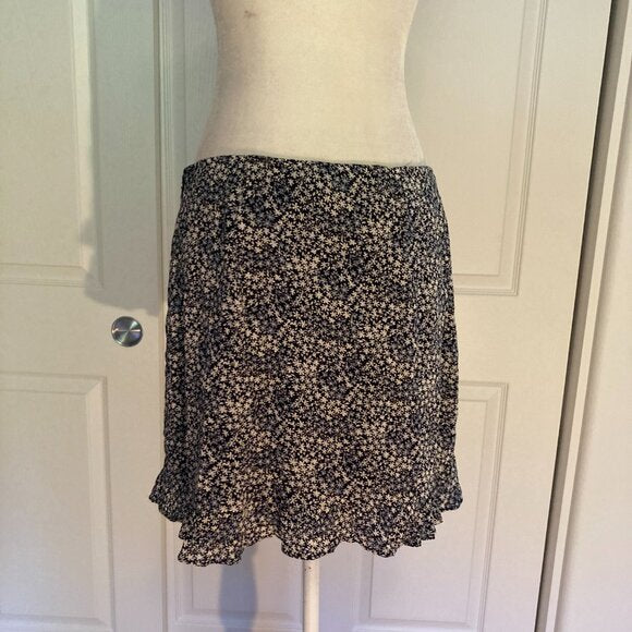 NWT - Abercrombie & Fitch Ruffle Hem Miniskirt - Navy/White Floral