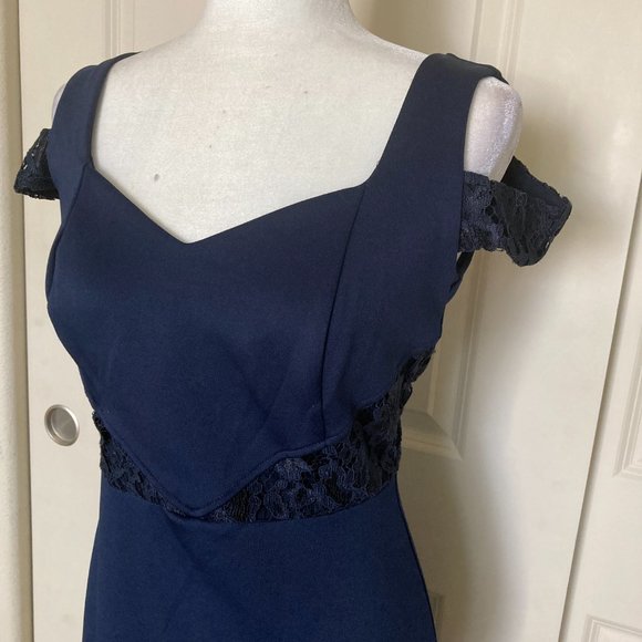 NWT - Enfocus Studios Navy Blue Cold Shoulder Hi-Lo Midi Dress