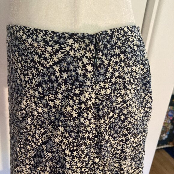 NWT - Abercrombie & Fitch Ruffle Hem Miniskirt - Navy/White Floral