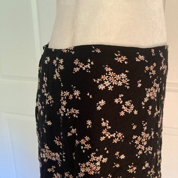Abercrombie & Fitch Ruffle Hem Miniskirt - Black Floral