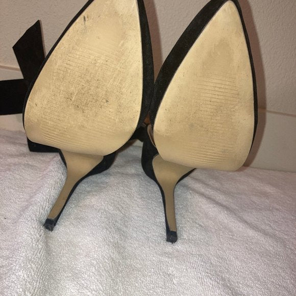 Black suede heels with detachable bows