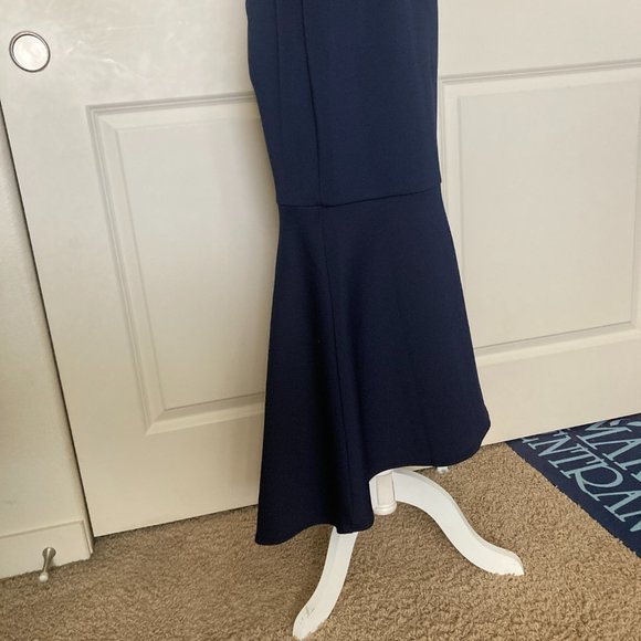 NWT - Enfocus Studios Navy Blue Cold Shoulder Hi-Lo Midi Dress