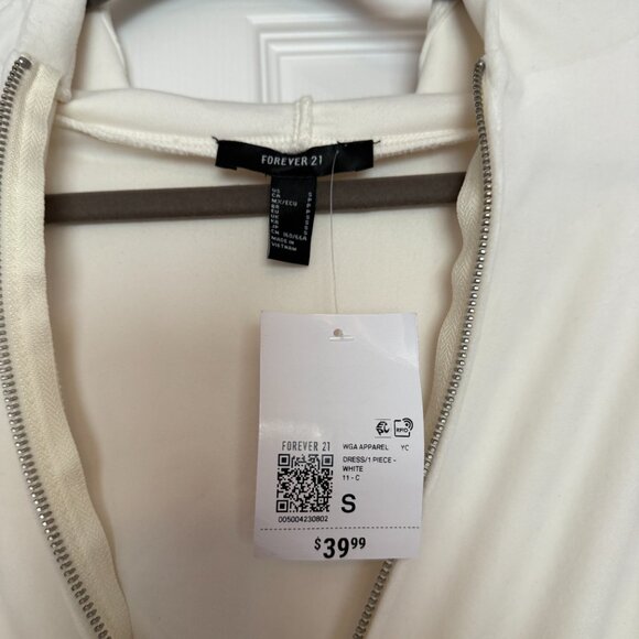 NWT Forever 21 Hooded Velour Casual Jumpsuit in White