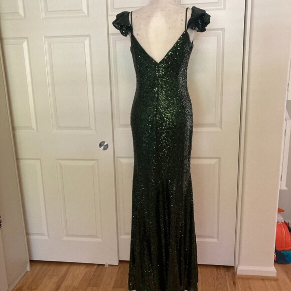 NWT Theia Floor-Length Sequin Gown in Hunter Green