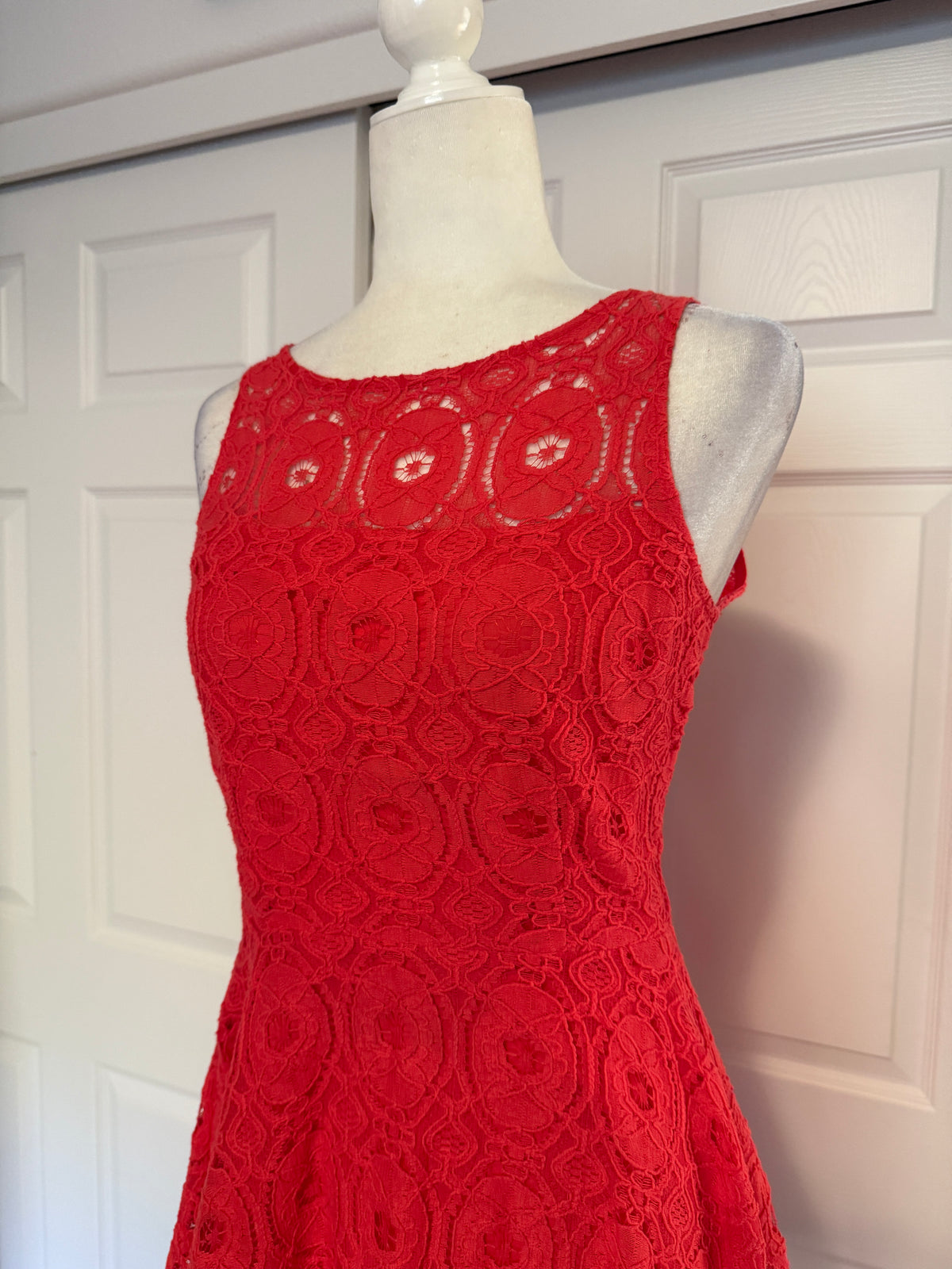 BB DAKOTA 'RENLEY' LACE FIT & FLARE CORAL DRESS sz 4