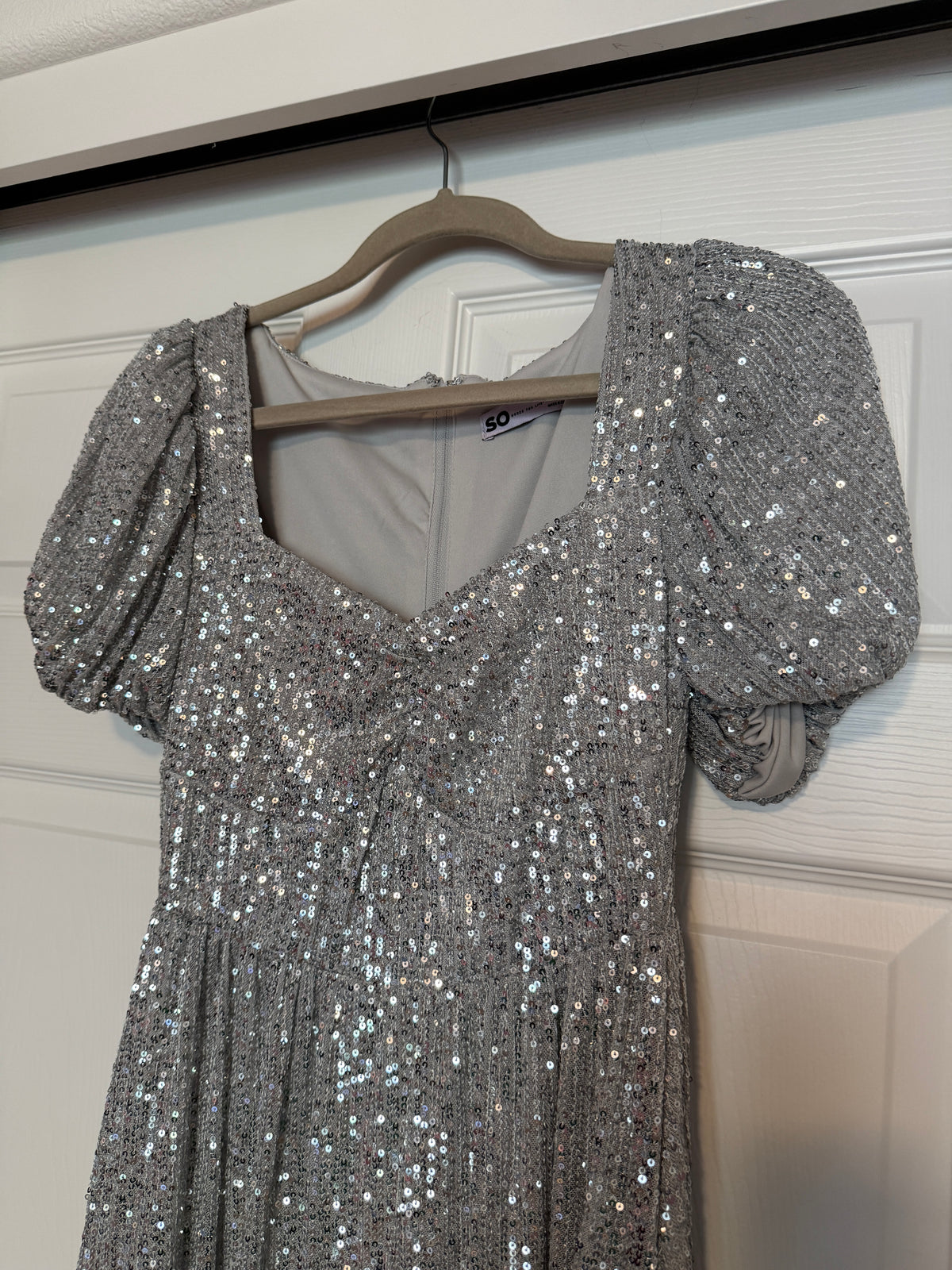 Junior's SO Sequin Puff Sleeve Dress - Silver