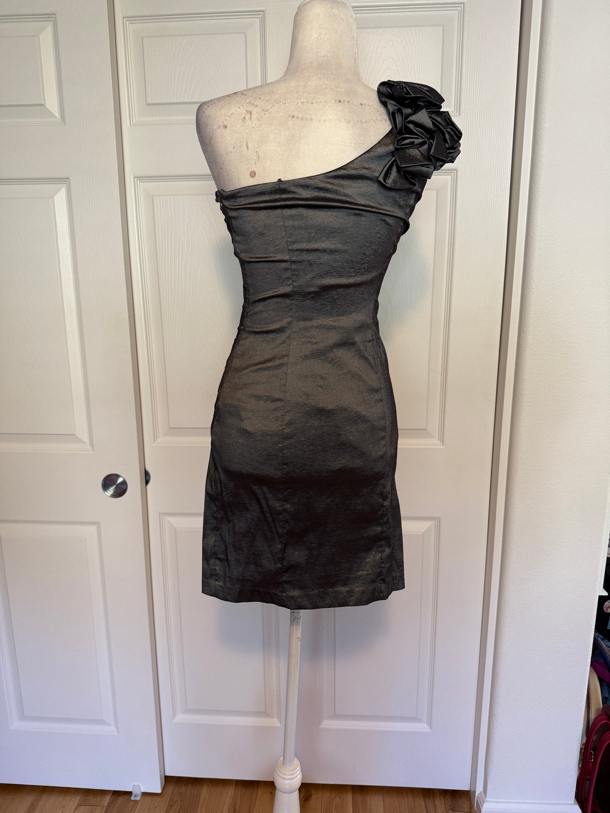 Hailey Logan by Adrianna Papell One Shoulder Bodycon Mini Dress - Gunmetal