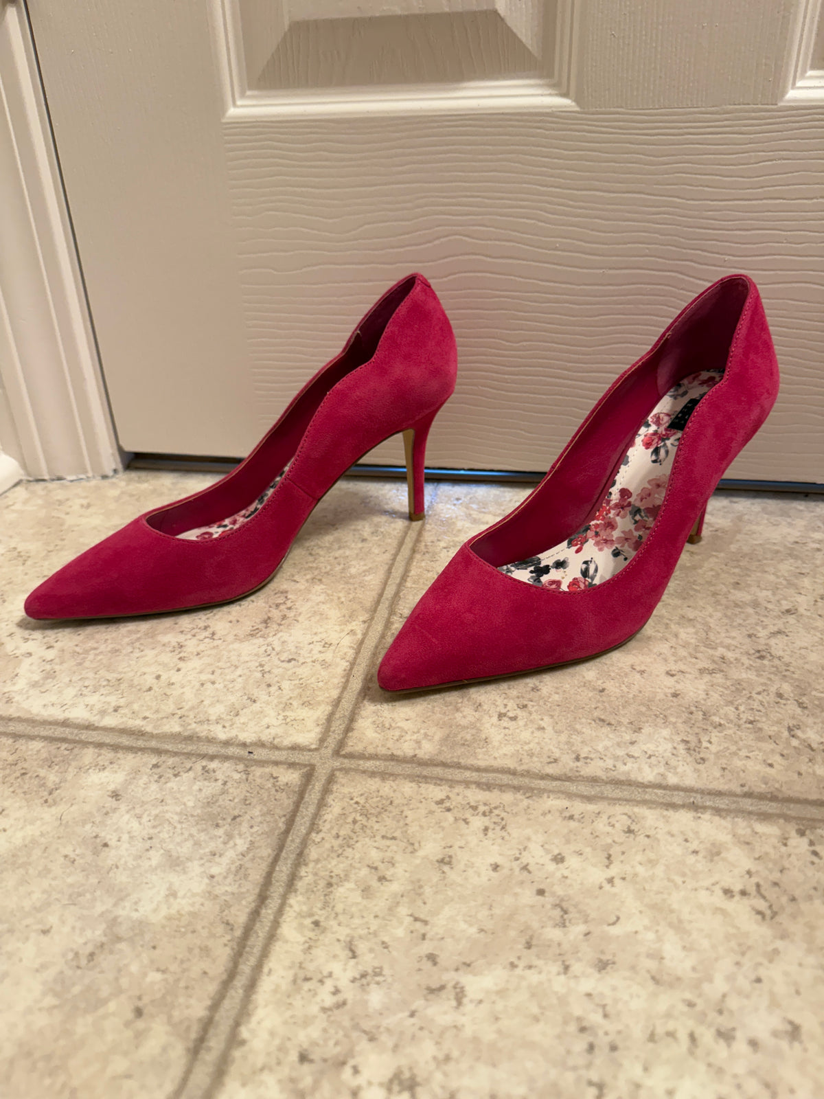 White House Black Market Fuchsia Lana Cardinal Suede Pointy Pumps