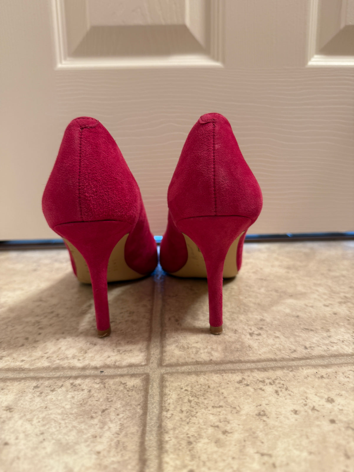 White House Black Market Fuchsia Lana Cardinal Suede Pointy Pumps