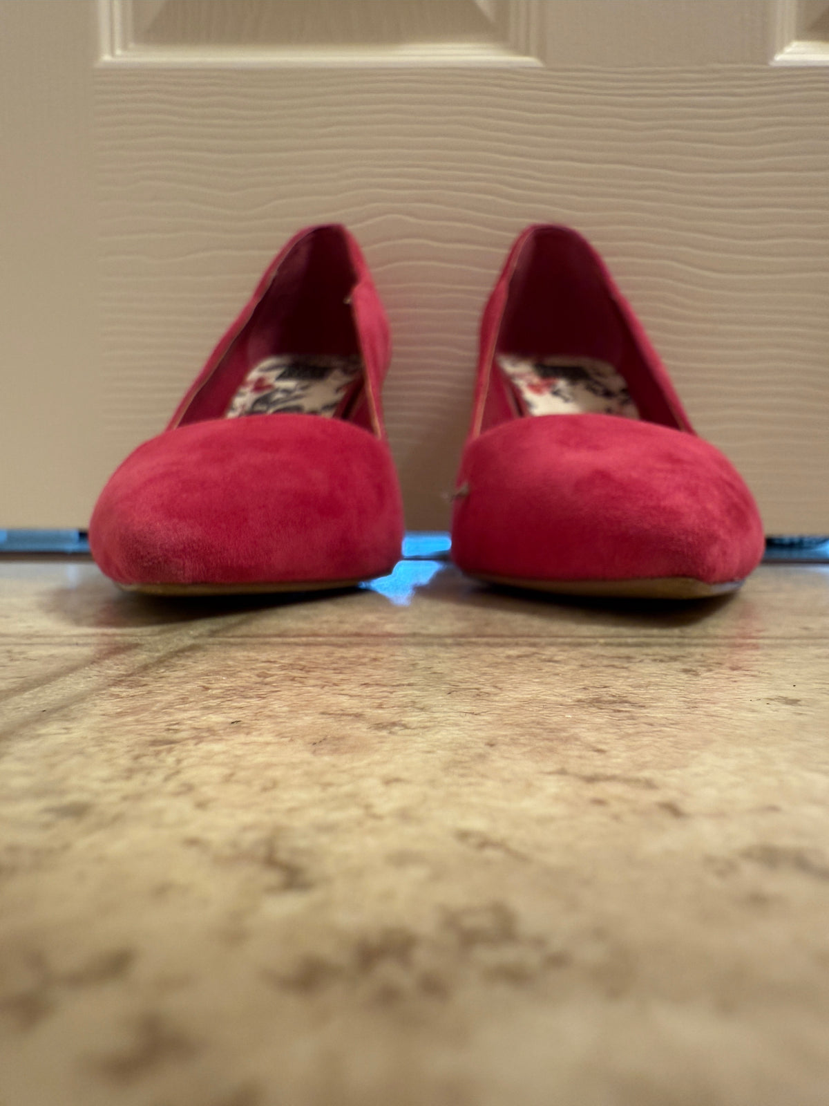 White House Black Market Fuchsia Lana Cardinal Suede Pointy Pumps