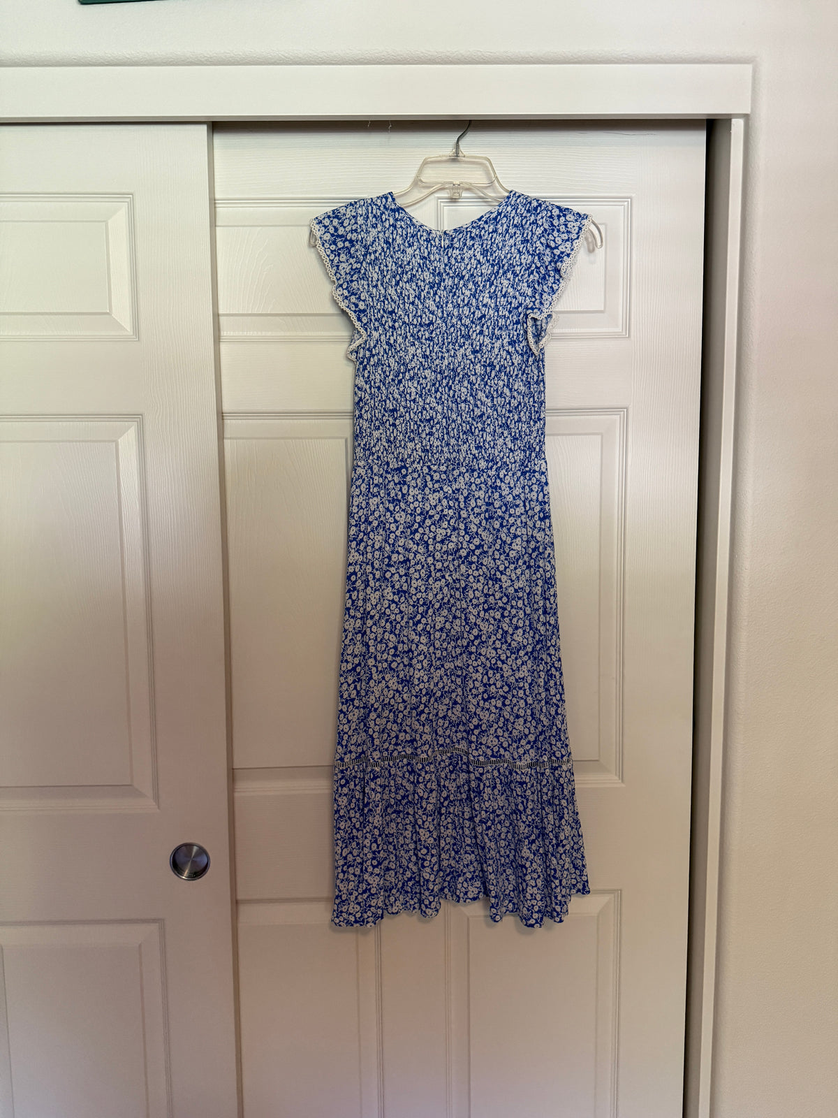 Lost + Wander Pick Me Blue Floral Print Midi Dress size S