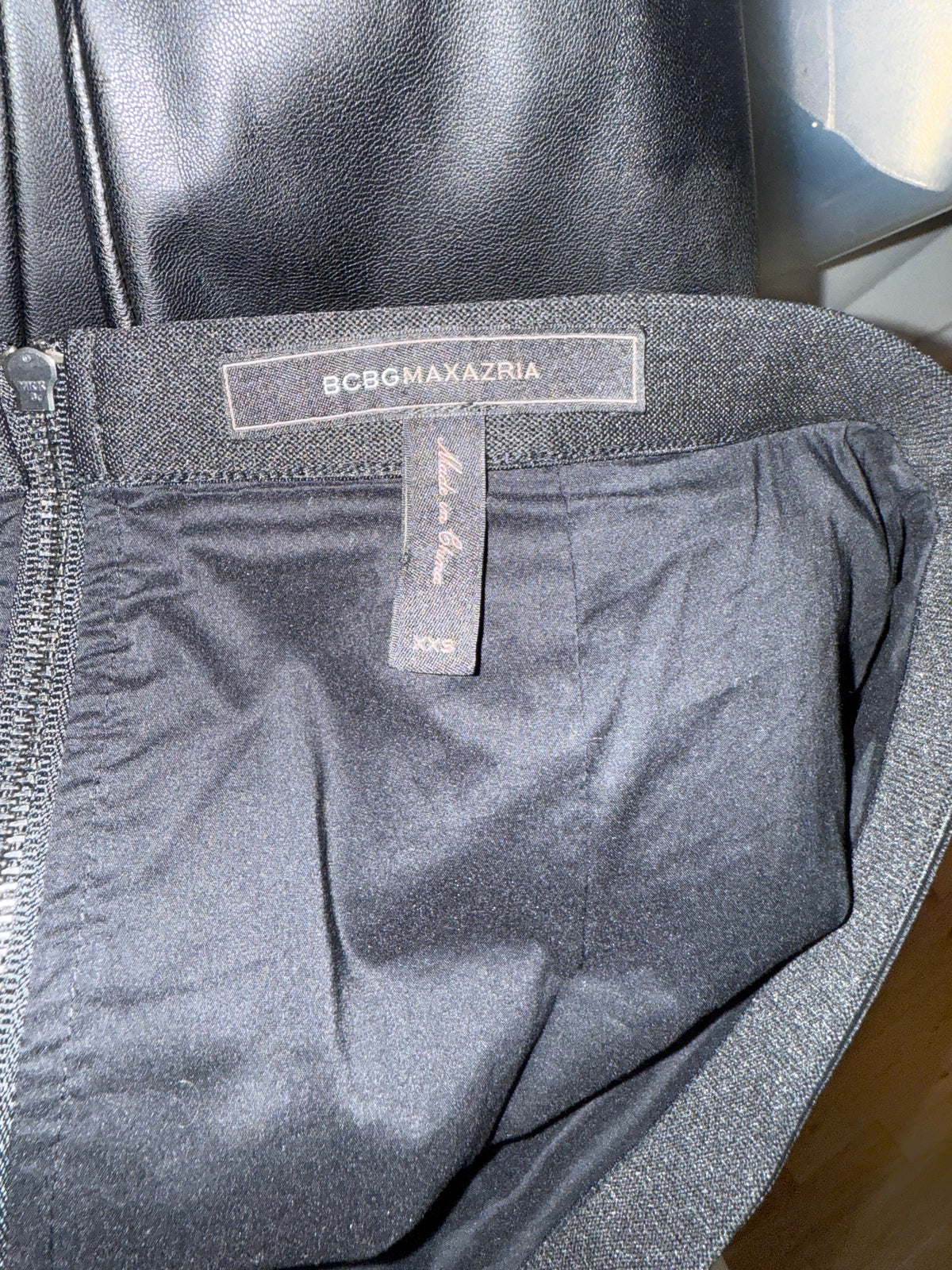 BCBG MAXAZRIA Bess Faux Leather Back Zip Pencil Skirt Size XXS