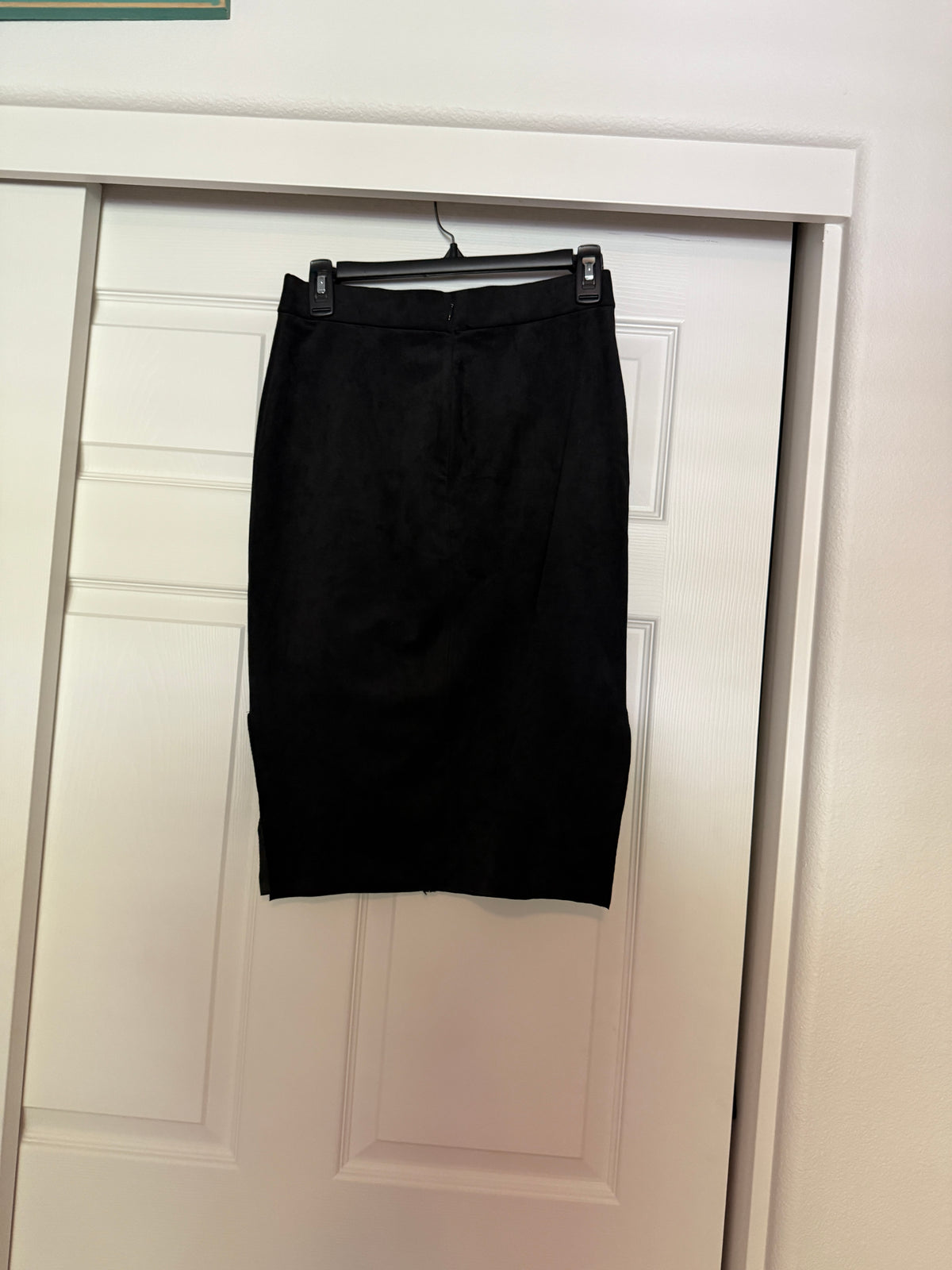 Wilfred Free by Aritzia Faux Suede Midi Pencil Skirt with Slits in Black Size 2