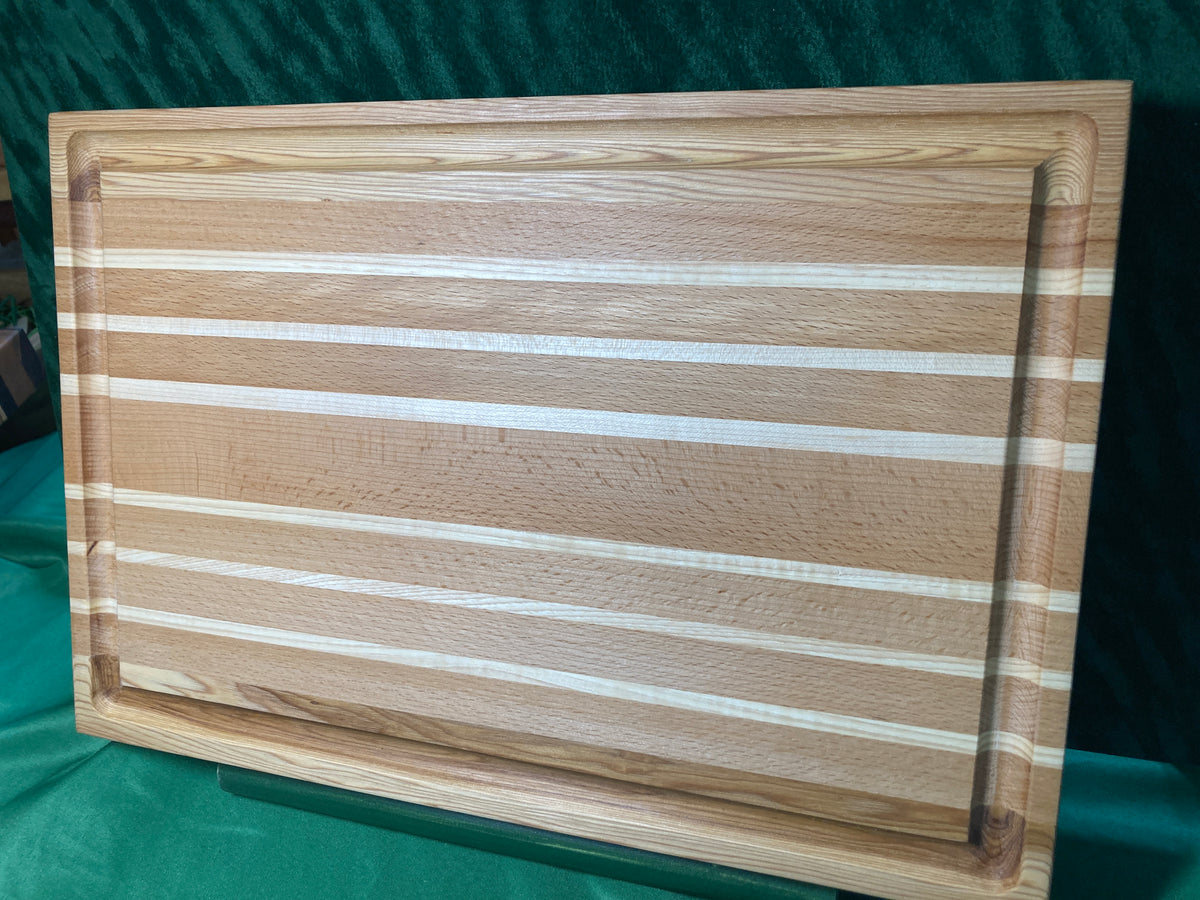 Jumbo wood cutting board with juice groove