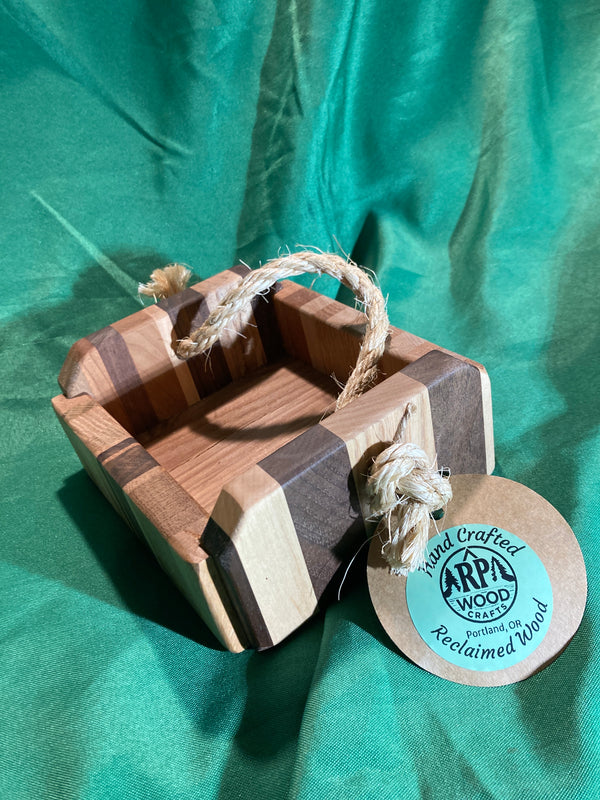 Wood box with rope handle. Home decor. Bathroom decor. Small storage. Reclaimed wood. Handmade gift. High quality. Oak, maple walnut wood.
